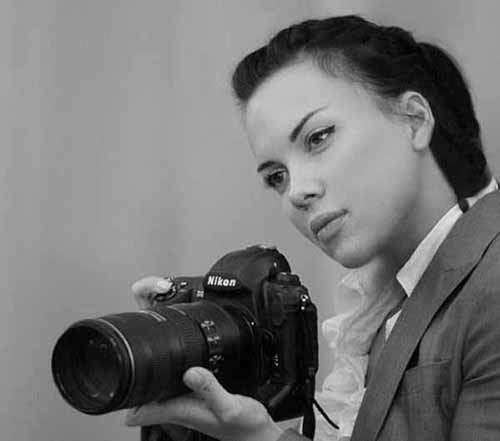 Cô Yana Lapikova là nhiếp ảnh gia riêng của Tổng thống Nga đương nhiệm, ông Vladimir Putin vào năm 2011 - Ảnh chụp màn hình