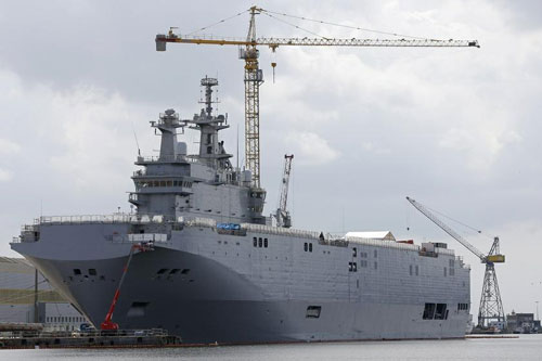 Tàu chở trực thăng lớp Mistral tại nhà máy đóng tàu STX Les Chantiers de l'Atlantique ở miền tây nước Pháp - Ảnh: Reuters