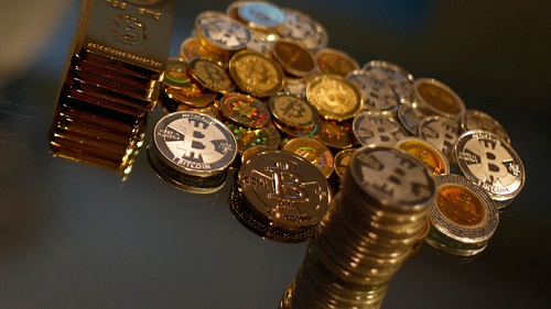 Giá trị bitcoin đã mất đến 85% so với thời điểm cao nhất của nó được ghi nhận vào tháng 12.2013 - Ảnh: Reuters