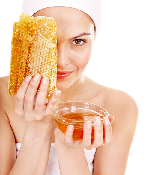  Nếu bạn thuộc loại da khô, hãy dùng mật ong để chăm sóc