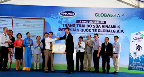 Trong năm 2014, năm trang trại của Vinamilk đều đã được chứng nhận đạt chuẩn quốc tế GlobalG.A.P. (Thực Hành Nông Nghiệp Tốt Toàn cầu)