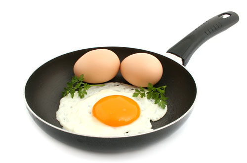 Ăn trứng giúp đẩy lùi các cơn đau rát cổ họng - Ảnh: Shutterstock
