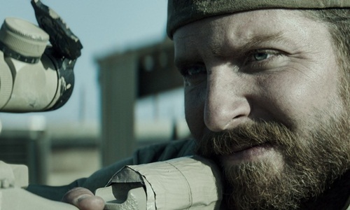 Bradley Cooper (vai Chris Kyle) trong American Sniper - Ảnh: Reuters