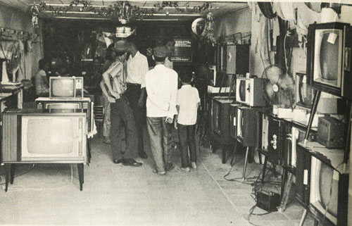 Một cửa hàng bán ti vi ở Sài Gòn trước 1975 - Ảnh: T.L