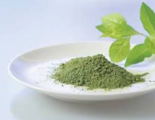 Bột trà xanh và bột hoàng liên có tính chống viêm và bảo vệ da nhạy cảm