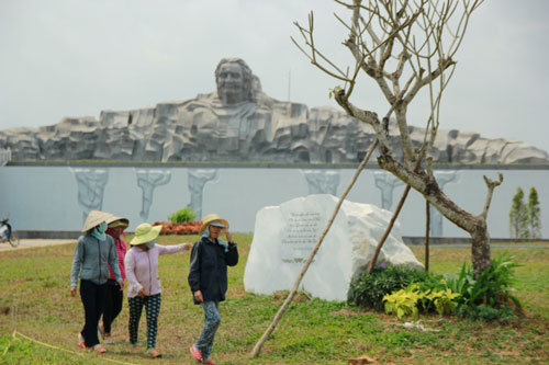 Công trình tượng đài Mẹ Việt Nam anh hùng sẽ là nơi đến tham quan của nhiều người nên việc chỉnh sửa các lỗi đã nêu là cần thiết