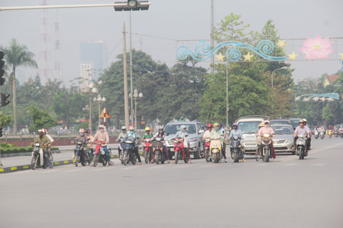 Nắng nóng gay gắt đang hoành hành tại TP.Vinh - Ảnh: Phạm Đức