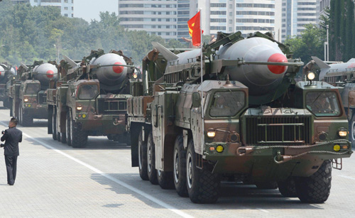 Tên lửa Rodong của CHDCND Triều Tiên trong một cuộc diễu binh - Ảnh: The Korea Times 