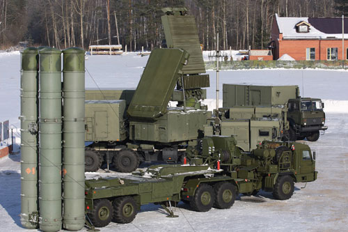 Hệ thống phòng không S-400 được triển khai để bảo vệ thủ đô Moscow - Ảnh: Warfare.be