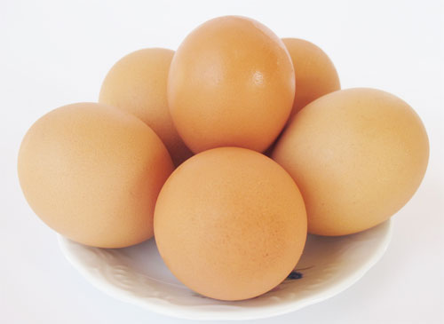 Trứng chứa nhiều protein, cần hạn chế ở người bệnh thận - Ảnh: Đ.N.Thạch
