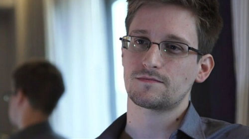 Cựu nhân viên CIA Edward Snowden - Ảnh: AFP