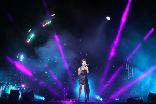 Nữ ca sĩ Trang Nhung Top 6 Chung kết Sao Mai miền Bắc 2013 