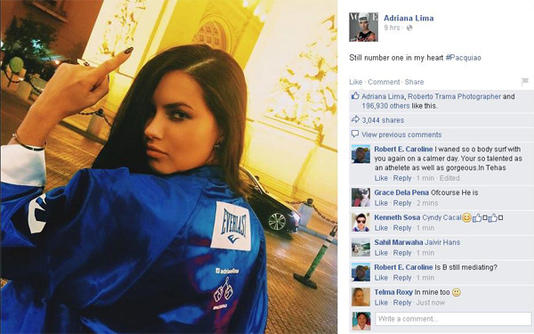 Siêu mẫu Adriana Lima và dòng trạng thái ủng hộ võ sĩ người Philippines Manny Pacquiao trên Facebook - Ảnh: chụp từ Facebook