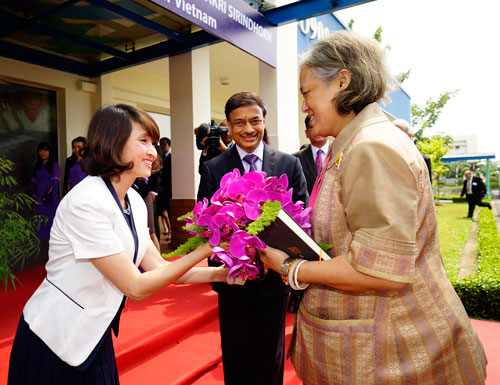 Công chúa Thái Lan Maha Chakri thăm nhà máy Unilever Việt Nam