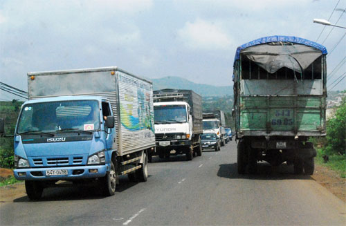 Quốc lộ 20, tuyến giao thông đối ngoại huyết mạnh của tỉnh Lâm Đồng hiện nay đang bị quá tải