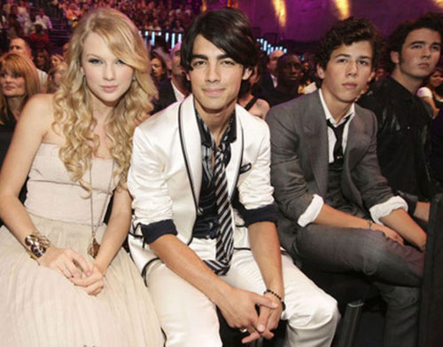 Taylor Swift và Joe Jonas thuở còn sánh đôi vào năm 2008 - Ảnh: AFP