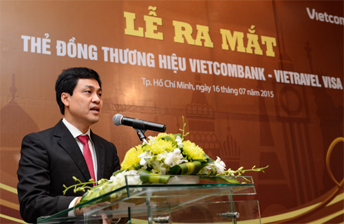 Ông Huỳnh Song Hào - Giám đốc Khối Bán lẻ Vietcombank phát biểu tại buổi lễ