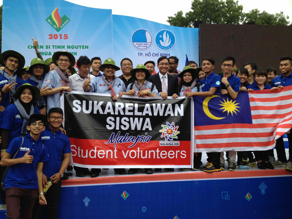 Sinh viên tình nguyện Malaysia đến Việt Nam tham gia chiến dịch tình nguyện Mùa hè xanh