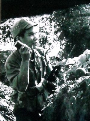 Chiến sĩ Nguyễn Ngọc Chiến, C5-CANDVT An Giang trong trận đánh ngày 27.3.1978, tại kênh Năm Xã, Phú Châu (nay là An Phú), An Giang. (hình Nguyễn Ngọc Chiến cung cấp)