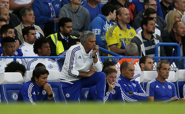 HLV Mourinho và các cộng sự của mình đang cảm nhận một mùa giải khốc liệt ở phía trước - Ảnh: Reuters