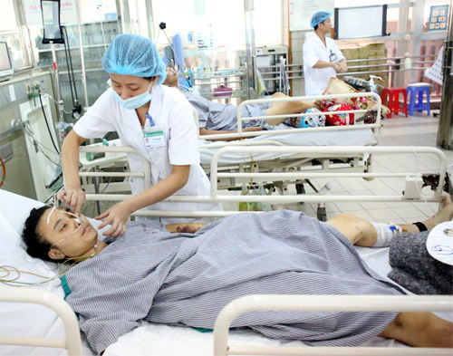   Chị Huệ đang điều trị tại Bệnh viện Bạch Mai - Ảnh: Ngọc Thắng