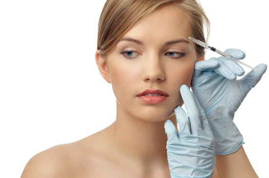 Tiêm Botox là bí quyết giữ tuổi thanh xuân của nhiều chị em