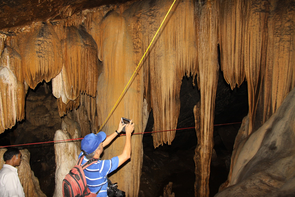 Vẻ đẹp diệu kỳ, lung linh phía trong hang động Brai - Ảnh: Nguyễn Phúc