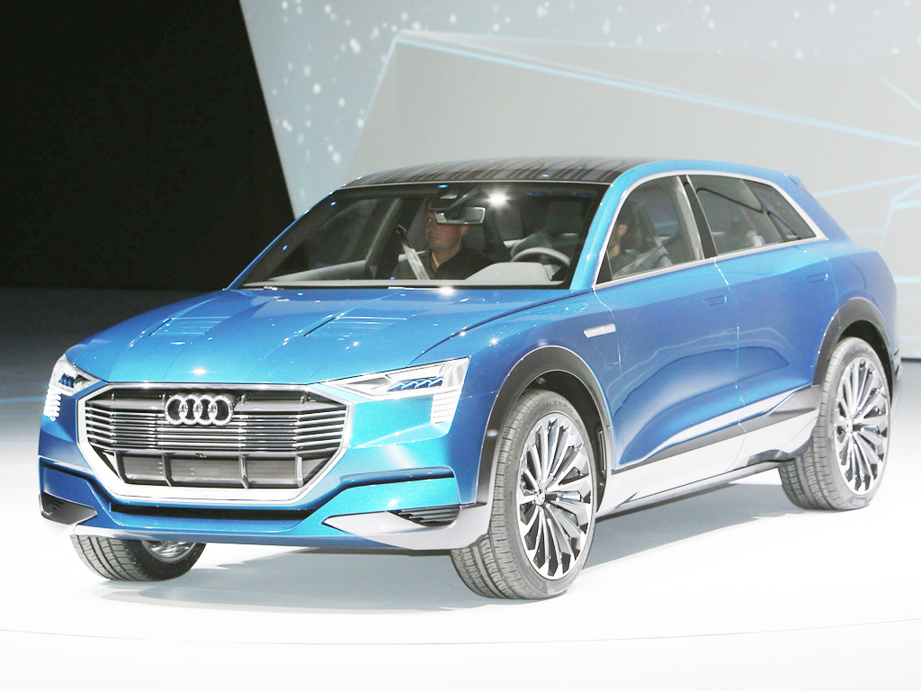 Audi e-tron quattro - Ảnh: motortrend