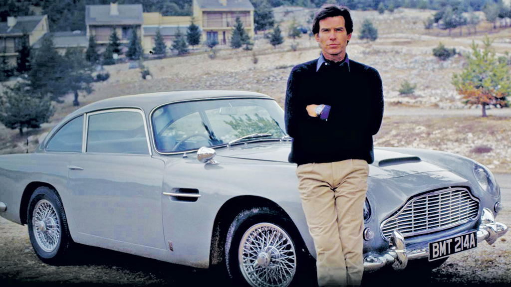 Aston Martin DB5 cùng Bond trong Goldeneye