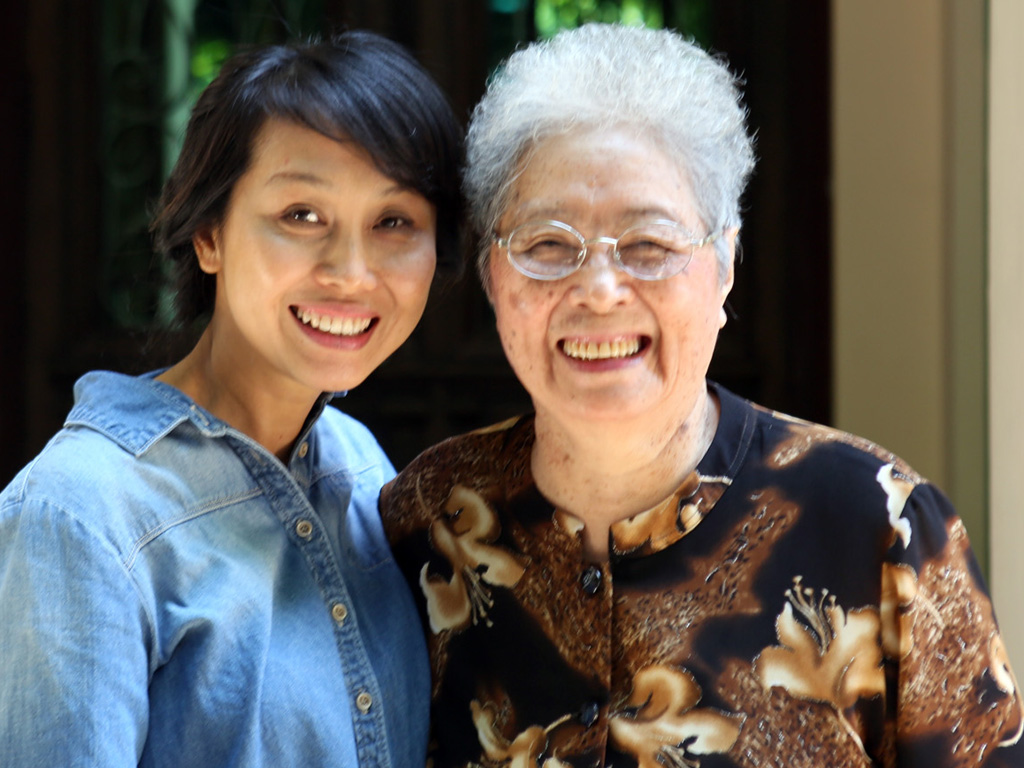Ở tuổi 87, bà Nguyệt Hồ vẫn nhiều cảm xúc khi nói về nghề điều dưỡng - Ảnh: Ngọc Thắng