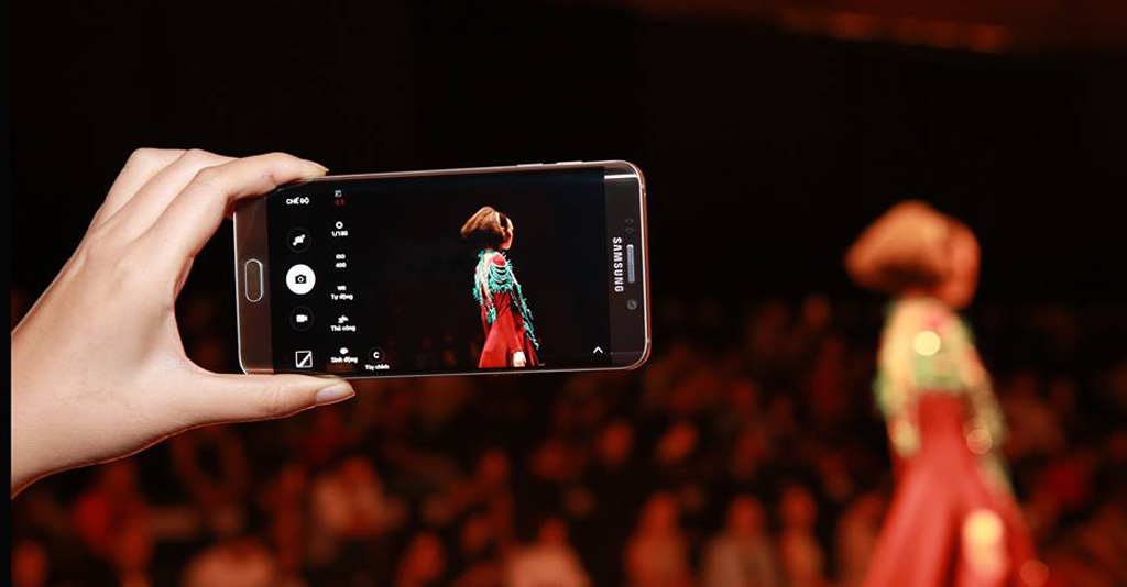 Không chỉ ghi hình nhanh, sắc nét, cụm camera trên Galaxy S6 edge+ còn có nhiều tùy chỉnh nâng cao, đáp ứng yêu cầu cao của cả giới chụp ảnh chuyên nghiệp