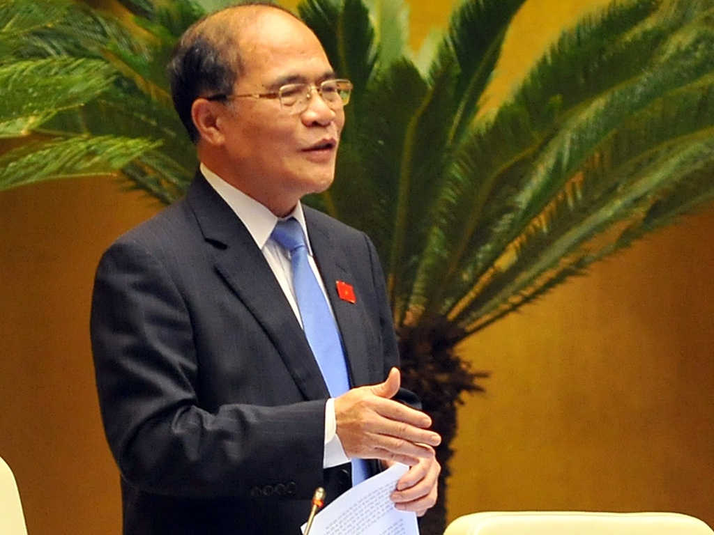 Chủ tịch Quốc hội Nguyễn Sinh Hùng
