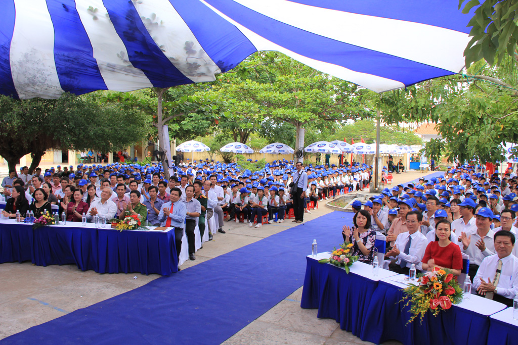  Toàn cảnh buổi mít-ting