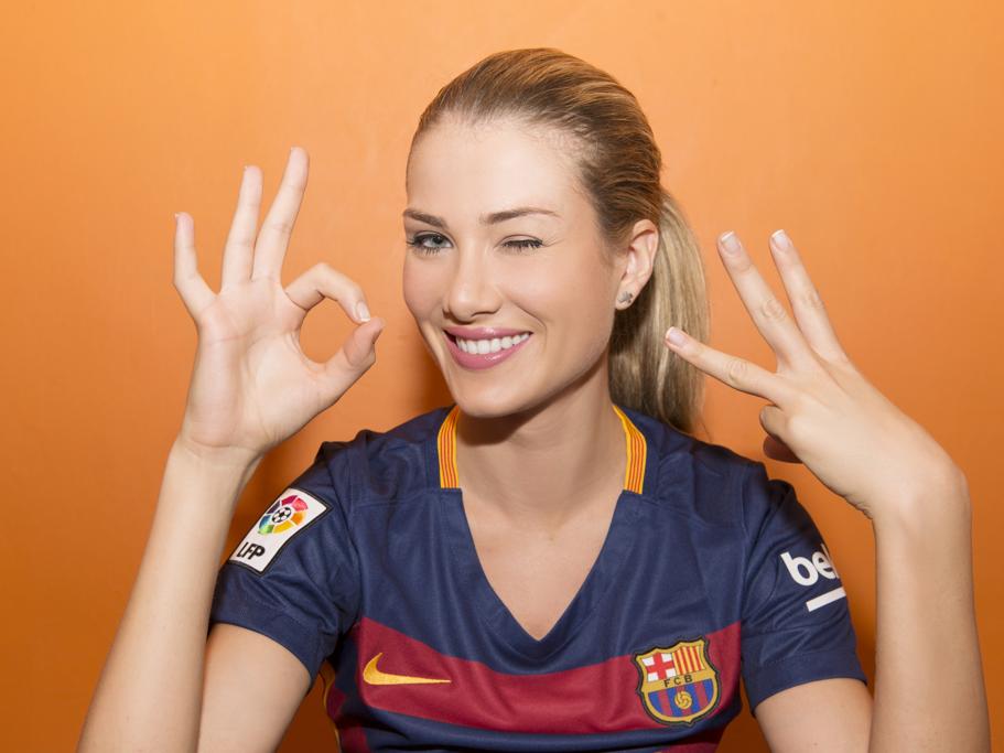 Tân Hoa hậu Thế giới là fan cuồng của Barca