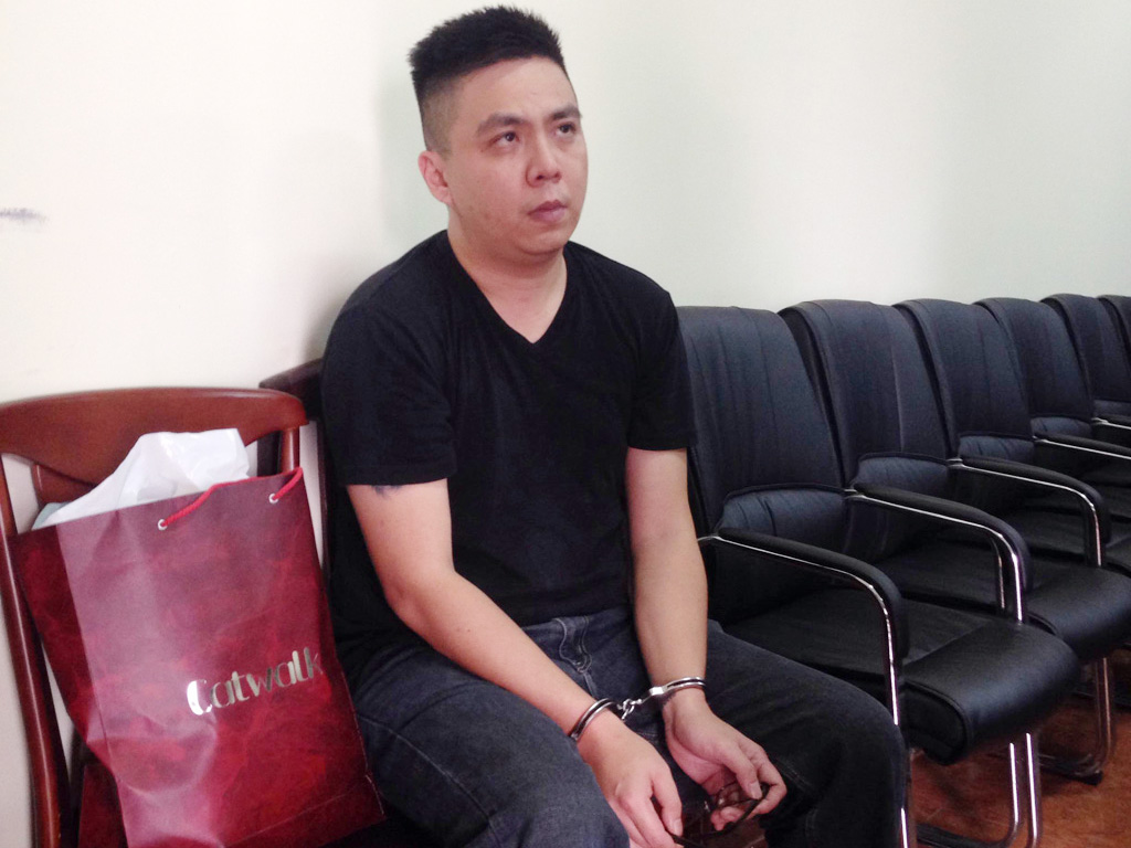Leong bị bắt tại CQĐT - Ảnh: Ngọc Lê