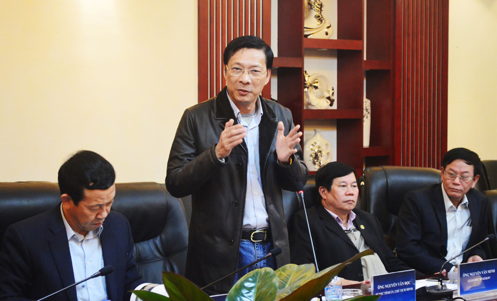 Ông Nguyễn Văn Đọc - Bí thư Tỉnh ủy, Chủ tịch HĐND tỉnh Quảng Ninh bày tỏ sự ấn tượng với tầm vóc và tốc độ phát triển của Tập đoàn FLC