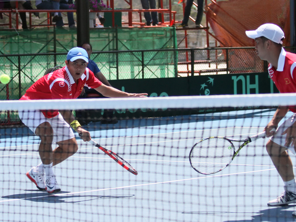 Cặp đánh đôi VN Quốc Khánh - Quang Huy tại Davis Cup 2014  - Ảnh: Khả Hòa