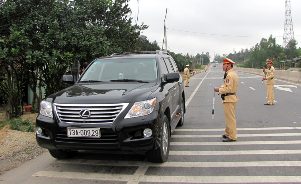 Xe này chạy 105 km/h trên tốc độ cho phép là 80 km/h