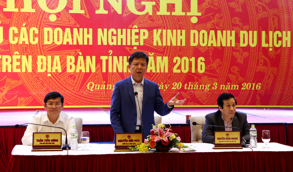 Chủ tịch UBND tỉnh Nguyễn Hữu Hoài phát biểu chỉ đạo tại cuộc gặp mặt - Ảnh: Trương Quang Nam