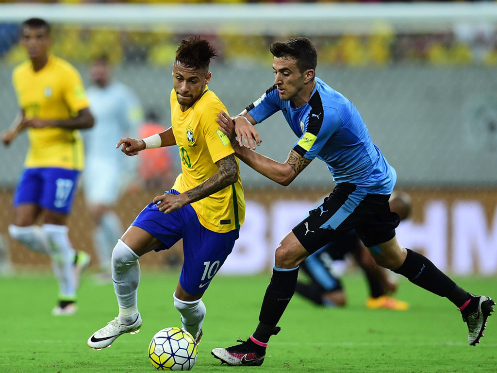 Không có Neymar (trái), Brazil sẽ phải đối mặt với một nhiệm vụ vô cùng khó khăn tại Asuncion - Ảnh: AFP