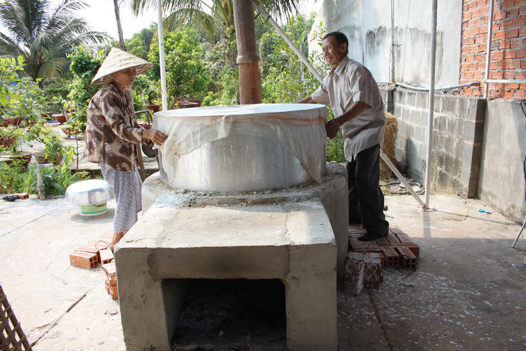 Lò hấp “ngoại cỡ” để làm bánh khổng lồ