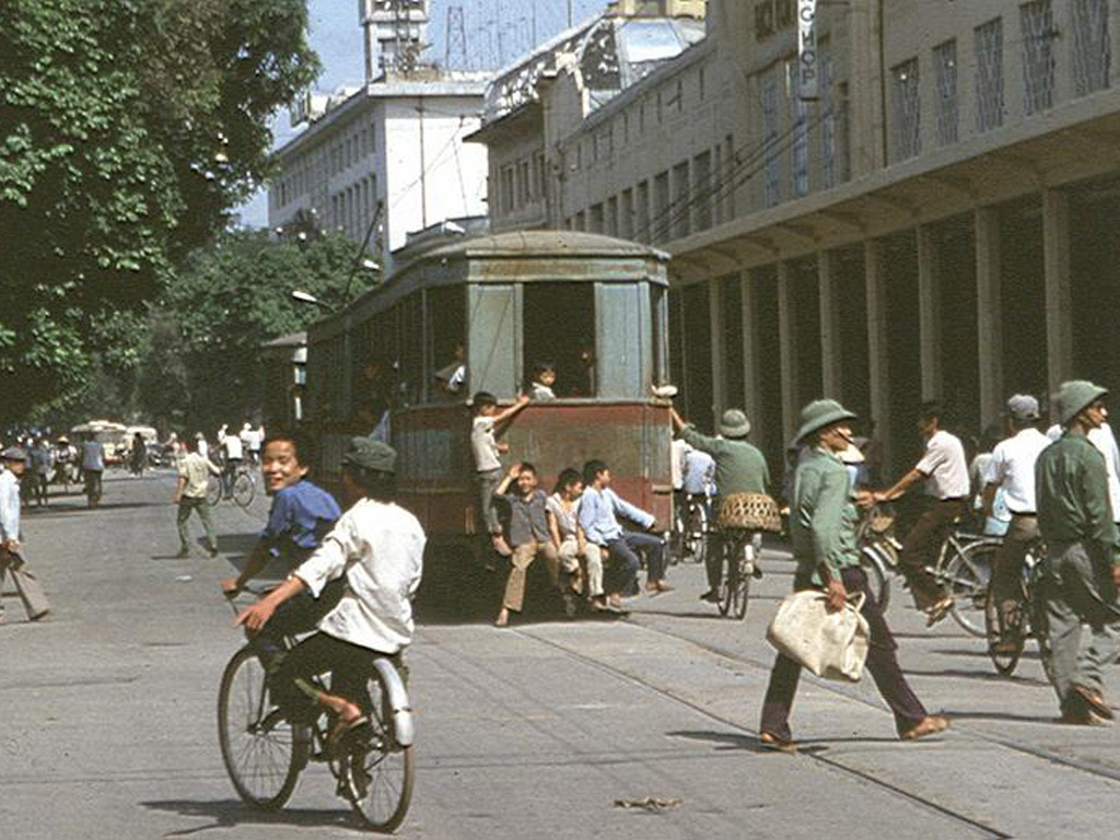 Tàu điện năm 1983