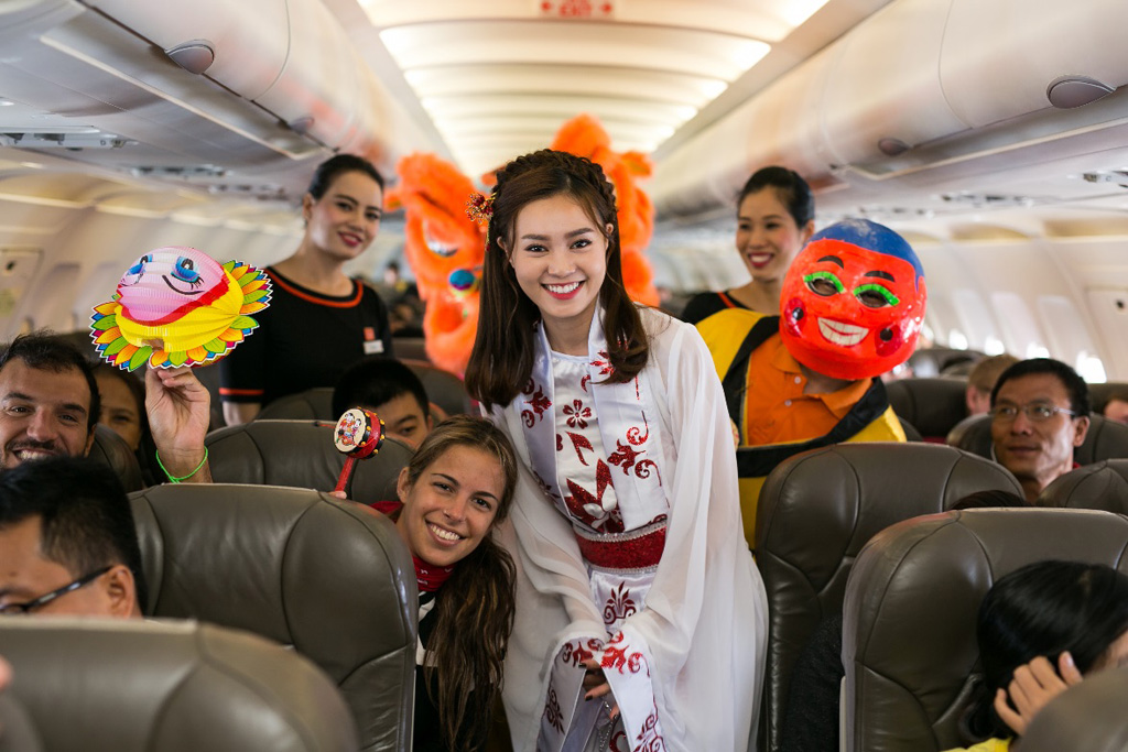 Chương trình vui trung thu trên máy bay do Jetstar Pacific tổ chức vừa qua đem lại nhiều niềm vui cho hành khách