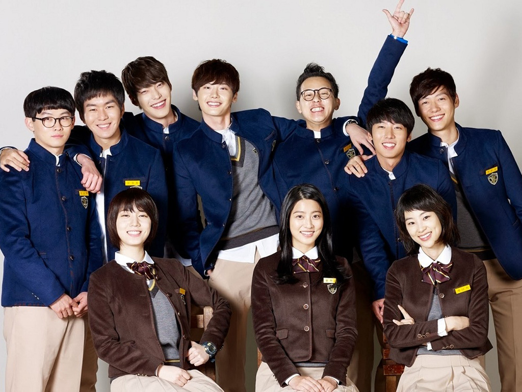 Dàn diễn viên School 2013 (Choi Yang Yup hàng trên cùng, thứ hai, từ phải qua) - Ảnh: Chụp màn hình Allkpop