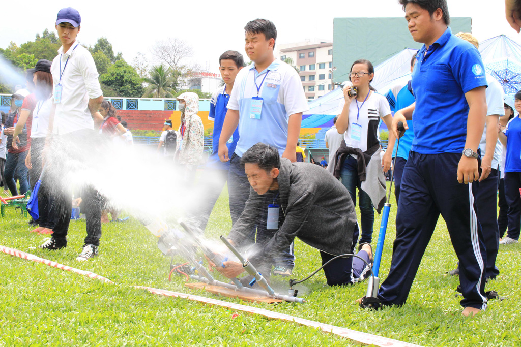 Bắn tên lửa khỏi bệ phóng Ảnh: Lê Thanh