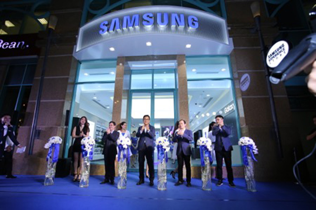 Chiều tối 18.11, Samsung chính thức khai trương cửa hàng SES thứ 11 tại Việt Nam.