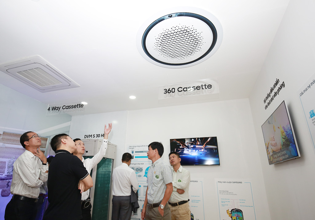 Tại Samsung AC Convention 2016 ở Hà Nội, giải pháp ĐHKK của Samsung đã nhận được nhiều sự quan tâm, chú ý nhờ thiết kế đẹp, công suất lớn hơn nằm trong một kích thước nhỏ gọn hơn