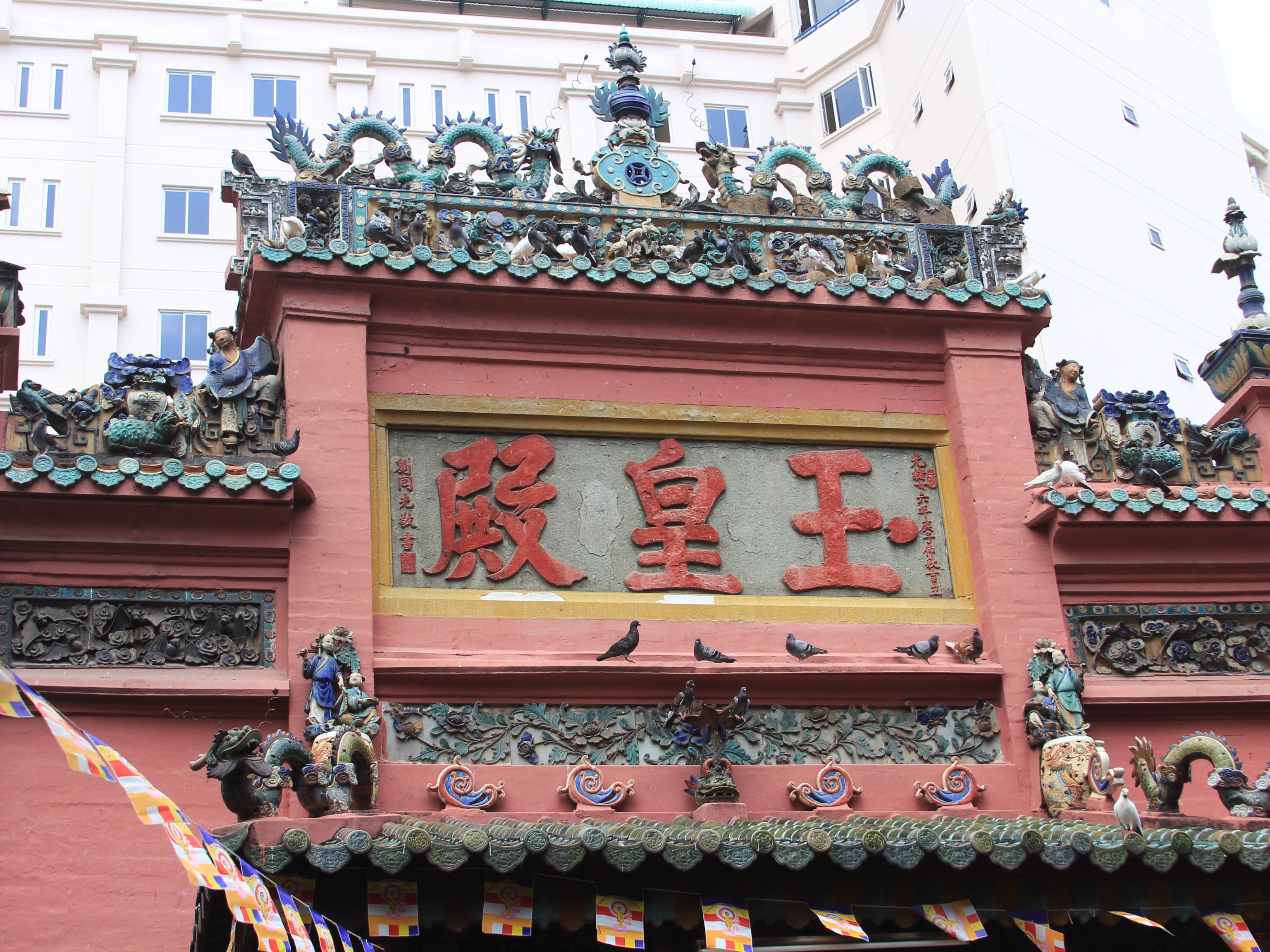 Mặc dù đã 124 tuổi nhưng chùa Ngọc Hoàng vẫn vững chắc do thường xuyên được tu sửa