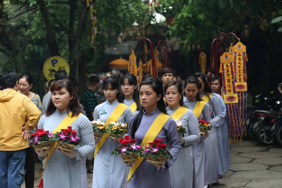 Rất đông Phật tử tham gia buổi lễ