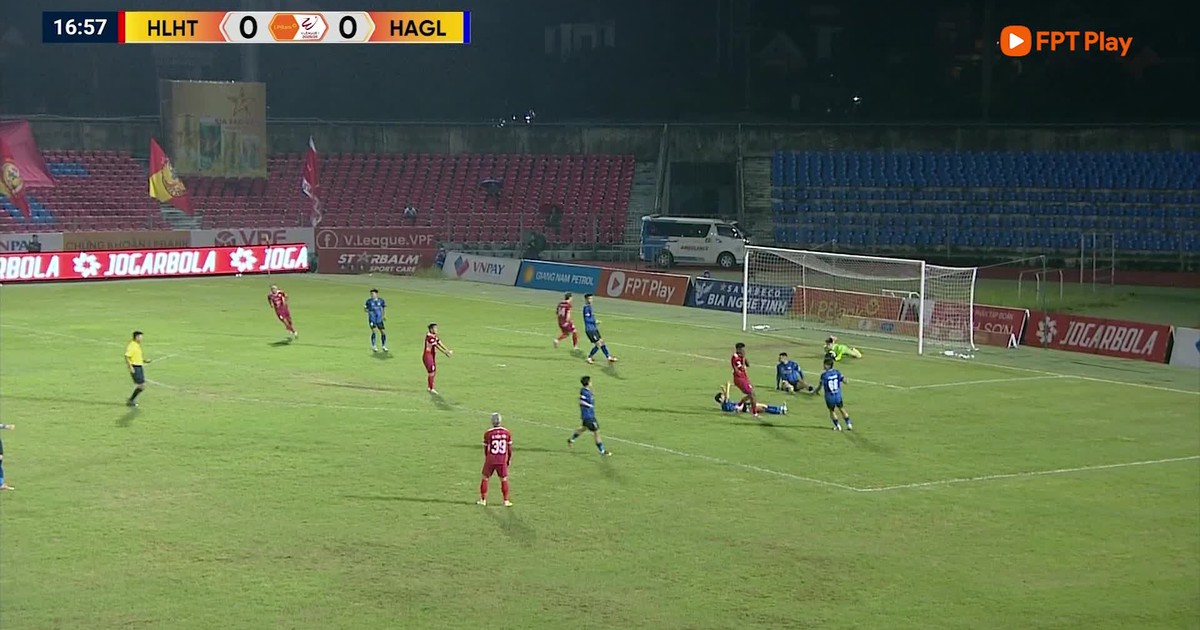 Highlight Hà Tĩnh 1-0 HAGL: Trận đấu của VAR và penalty